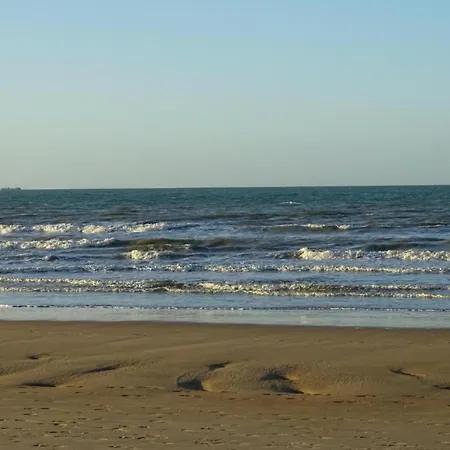 Lägenhet In Near Sandy Shores, Cleaning Included *