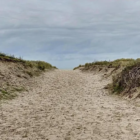 In Near Sandy Shores, Cleaning Included Nieuwpoort