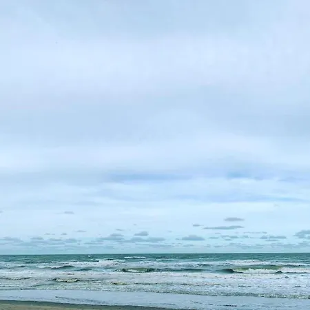 Lägenhet In Near Sandy Shores, Cleaning Included *